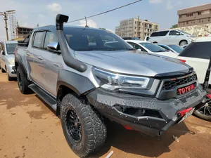 Toyota Hilux 2018 Silver