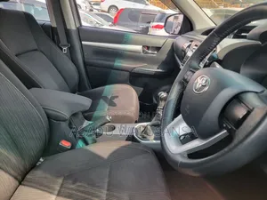 Toyota Hilux 2018 Silver