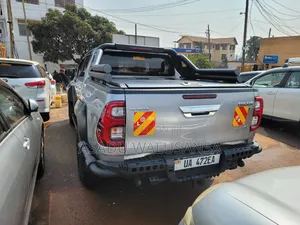 Toyota Hilux 2018 Silver