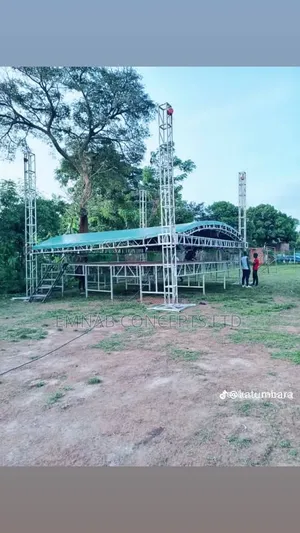 Performing Stage 10 by 5 Misters