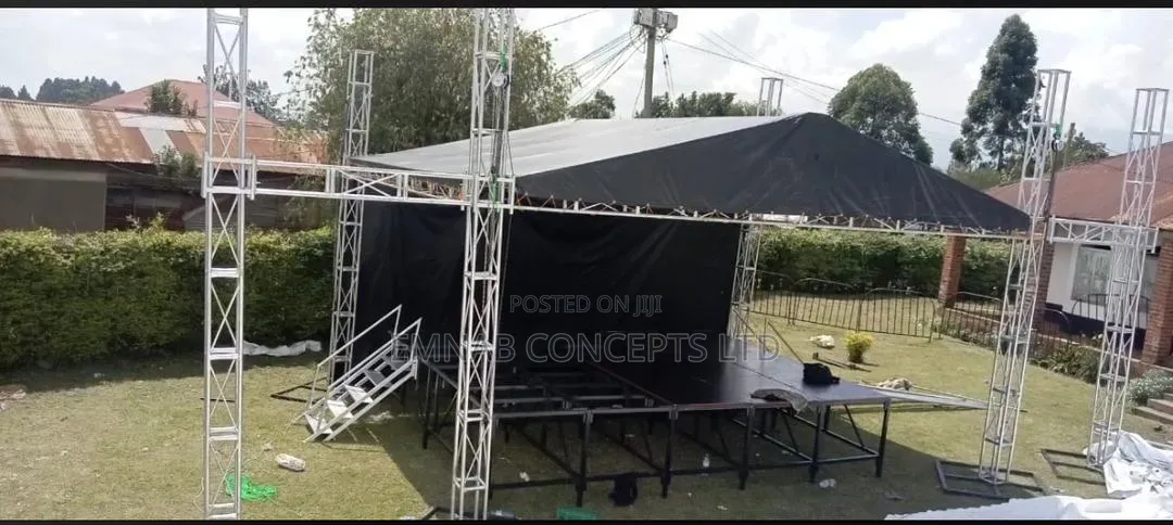 Performing Stage 10 by 5 Misters