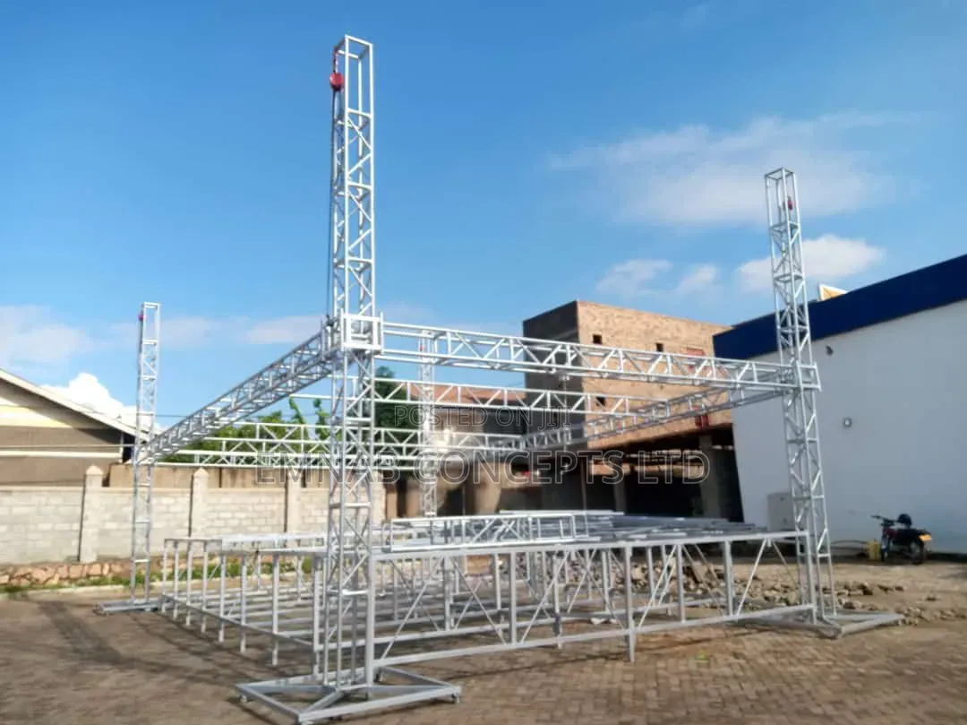 Performing Stage 10 by 5 Misters