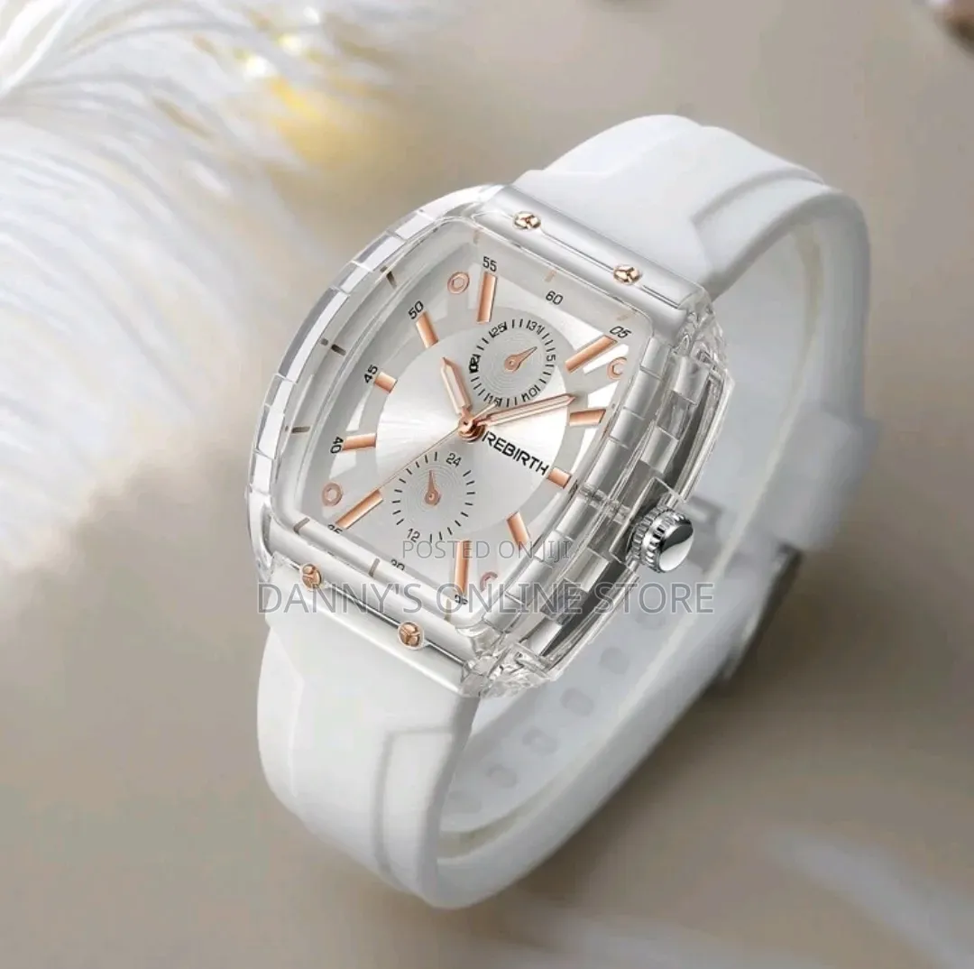 White Color Women's Simple Fashion Versatile Quartz Watch.