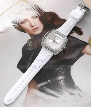 White Color Women's Simple Fashion Versatile Quartz Watch.