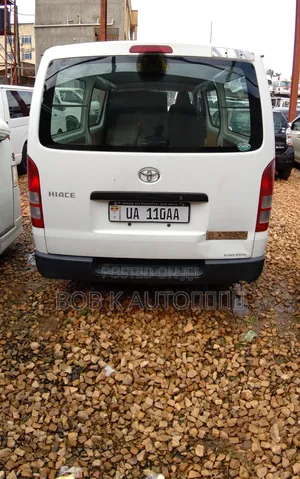 Toyota HiAce 2012 White