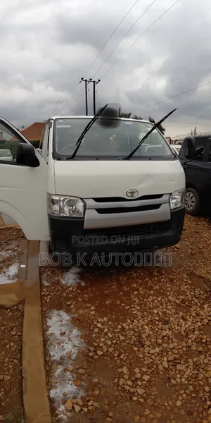Toyota HiAce 2012 White