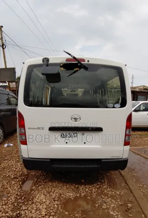Toyota HiAce 2012 White