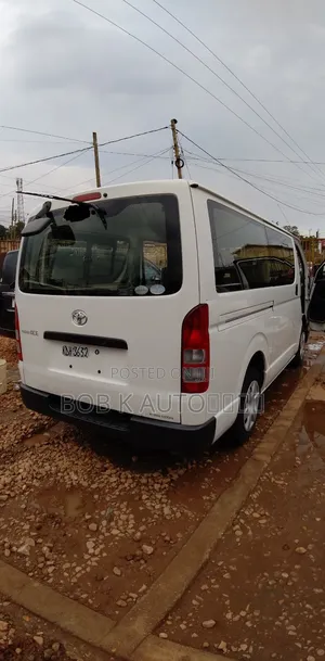Toyota HiAce 2012 White