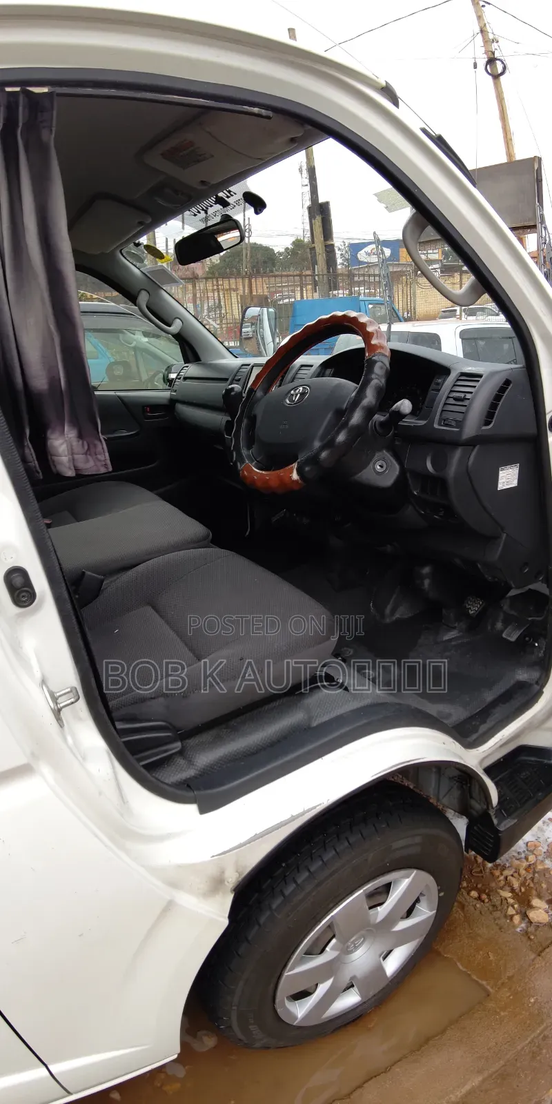 Toyota HiAce 2012 White