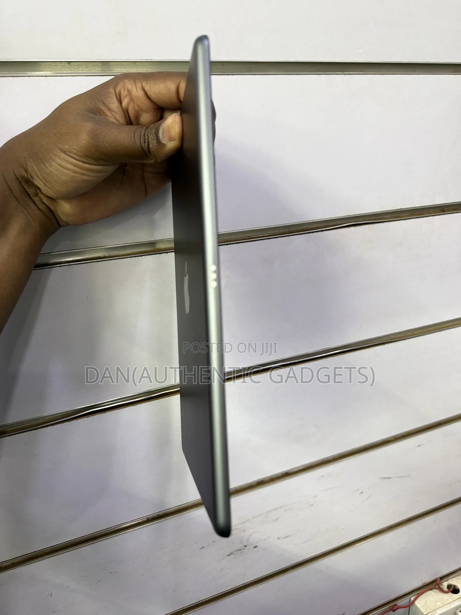 Apple iPad 10.2 (2021) 32 GB Gray