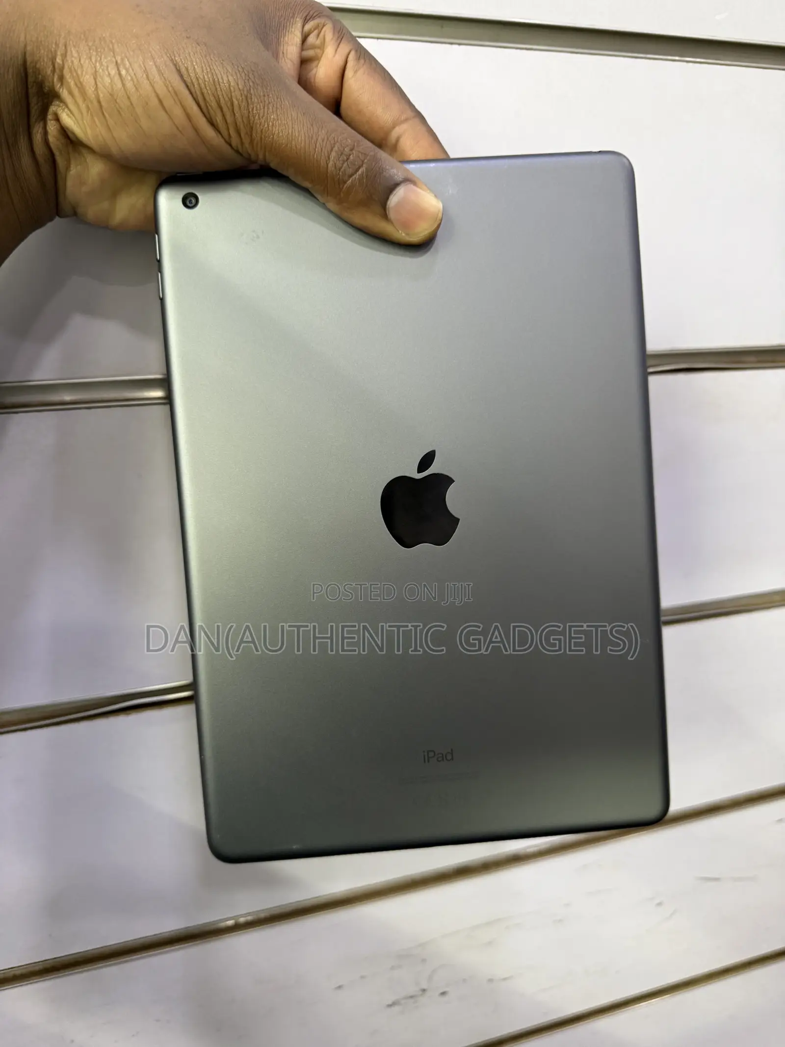 Apple iPad 10.2 (2021) 32 GB Gray