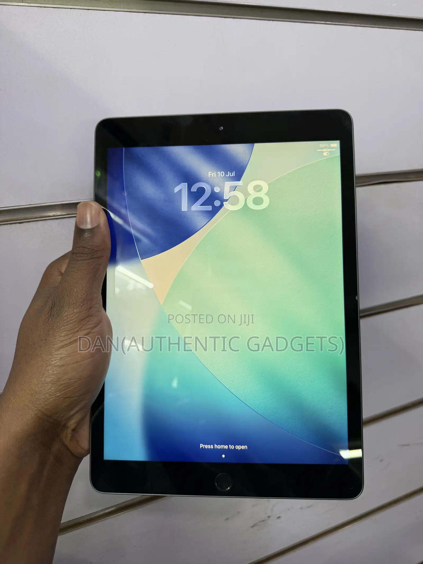 Apple iPad 10.2 (2021) 32 GB Gray