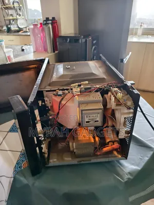Repair of a Hisense Microwave Black