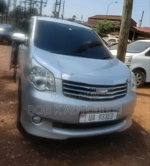 Toyota Noah 2012 Silver