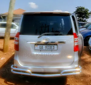 Toyota Noah 2012 Silver