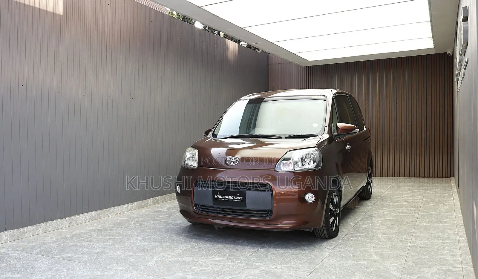 Toyota Porte 2012 Brown