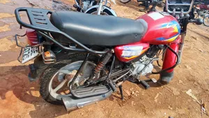 Bajaj CT 125X 2021 Red
