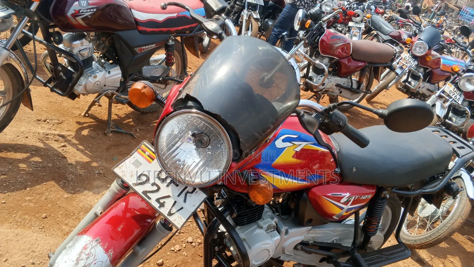Bajaj CT 125X 2022 Red
