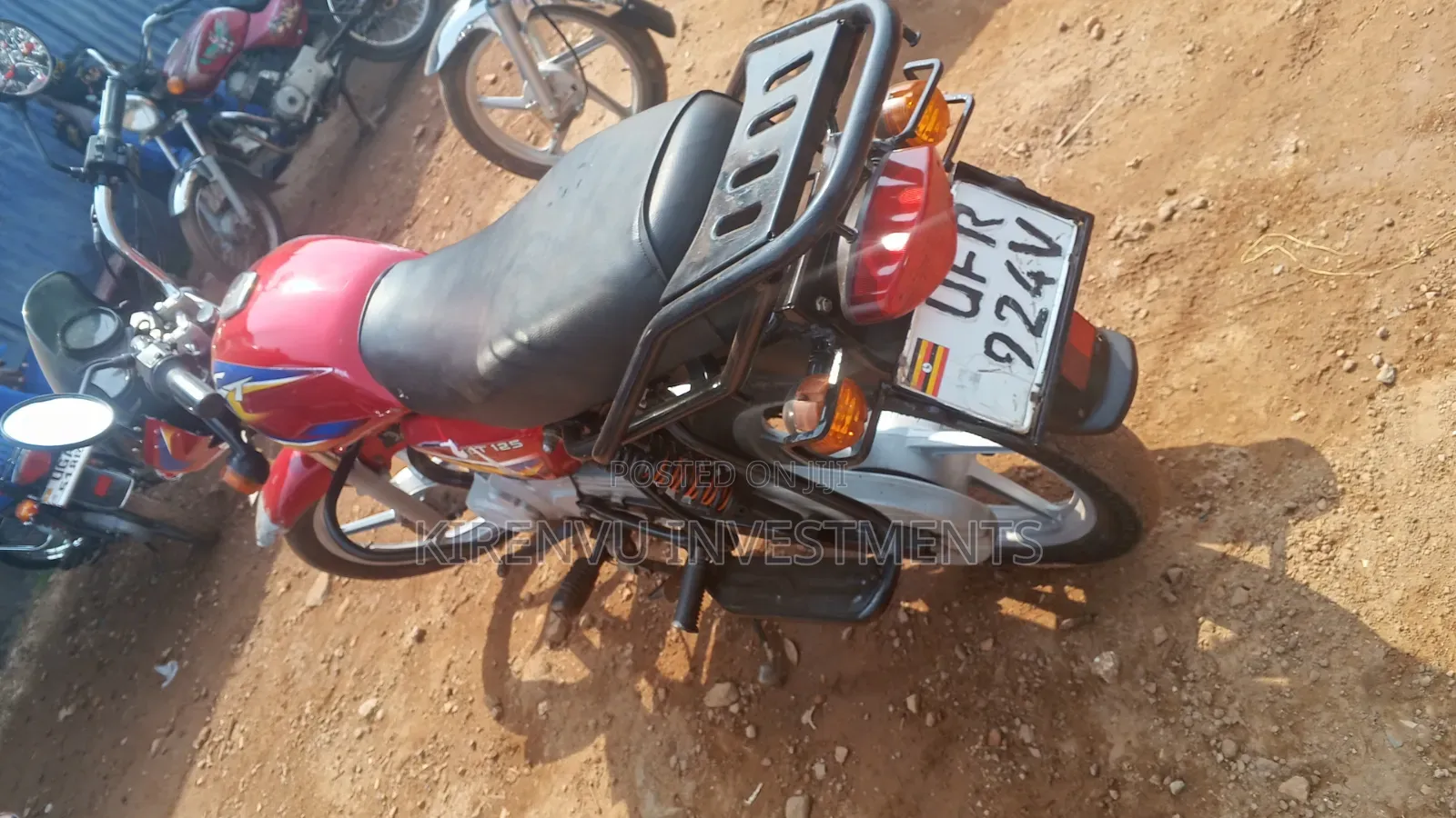 Bajaj CT 125X 2022 Red