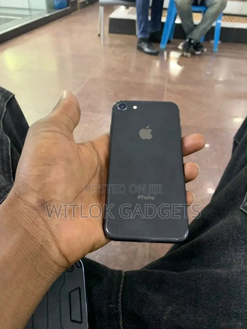 Apple iPhone 8 64 GB Black