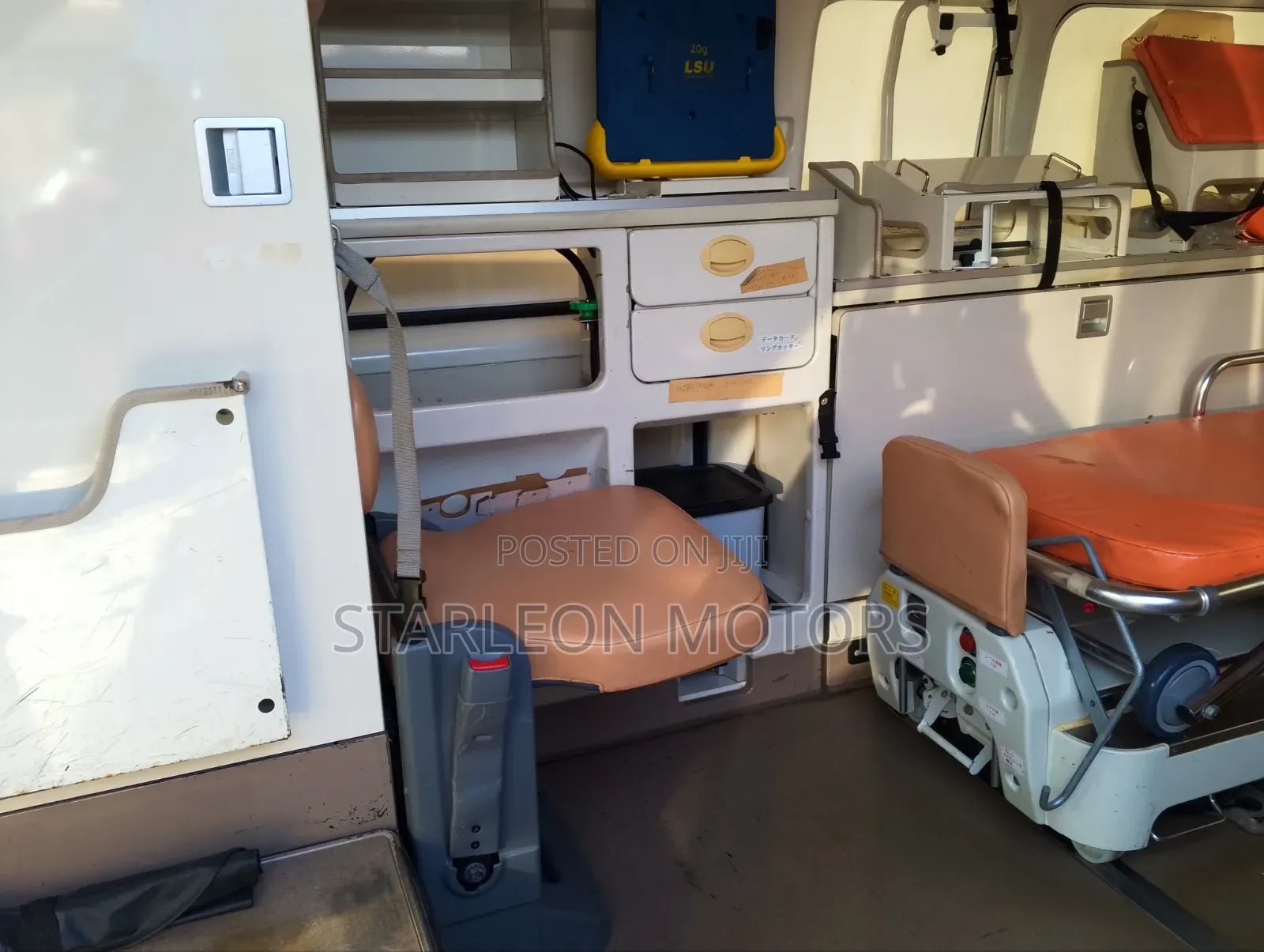 Toyota HiAce 2013 White