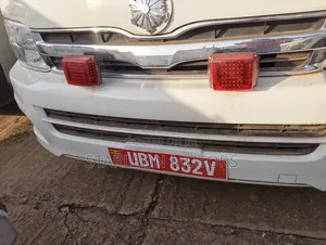 Toyota HiAce 2013 White