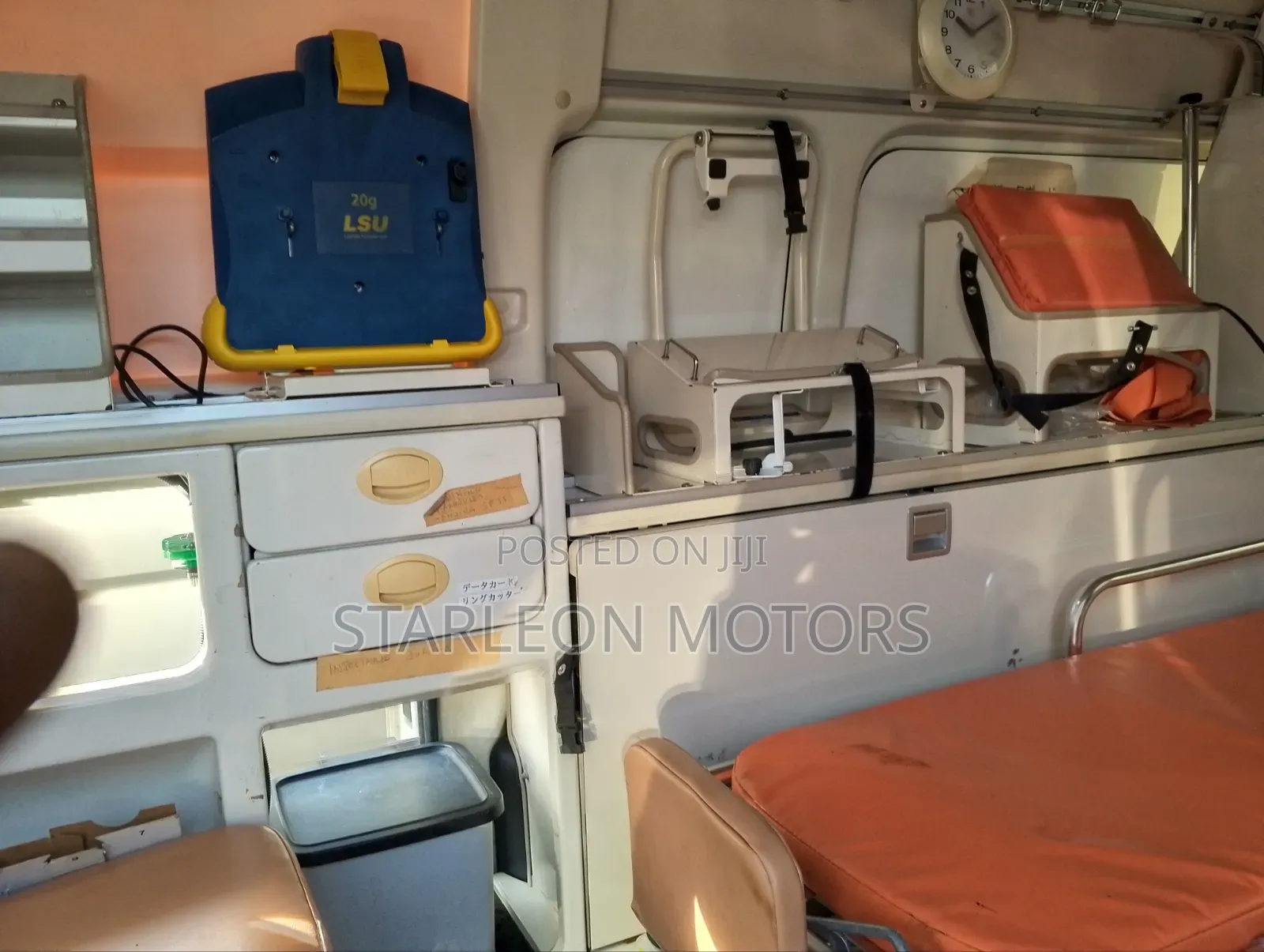Toyota HiAce 2013 White