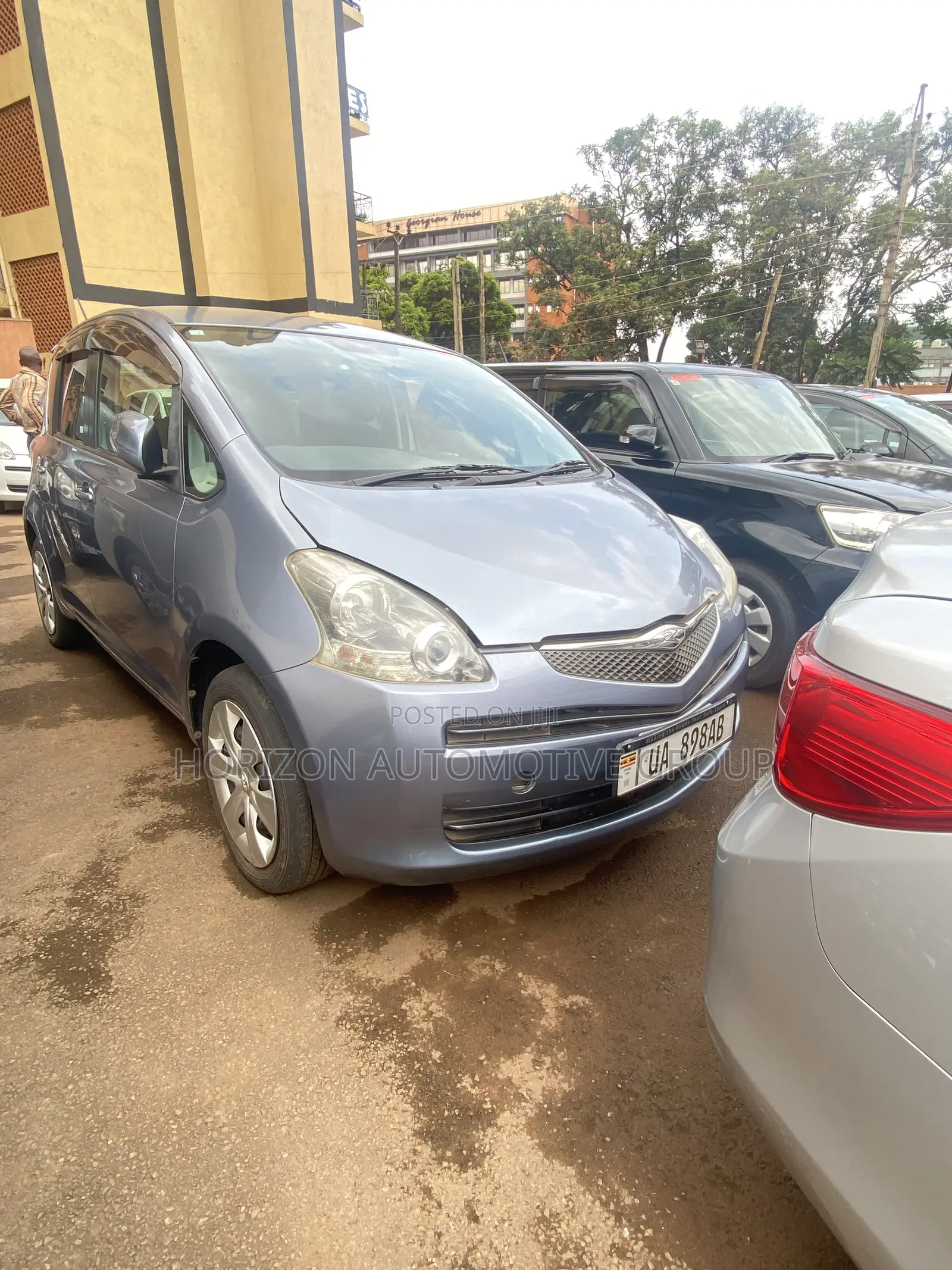 Toyota Ractis 2009 Blue