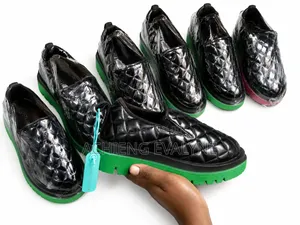 Vally Shoe World