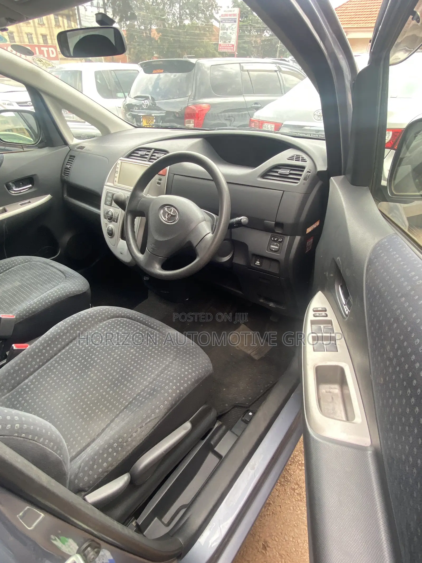Toyota Ractis 2009 Blue