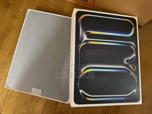 New Apple iPad Pro 13 (2025) 16 GB Black