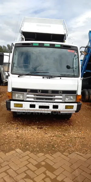 Mitsubishi Fuso Tipper 1995 White