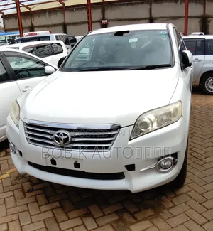 Toyota Vanguard 2012 White
