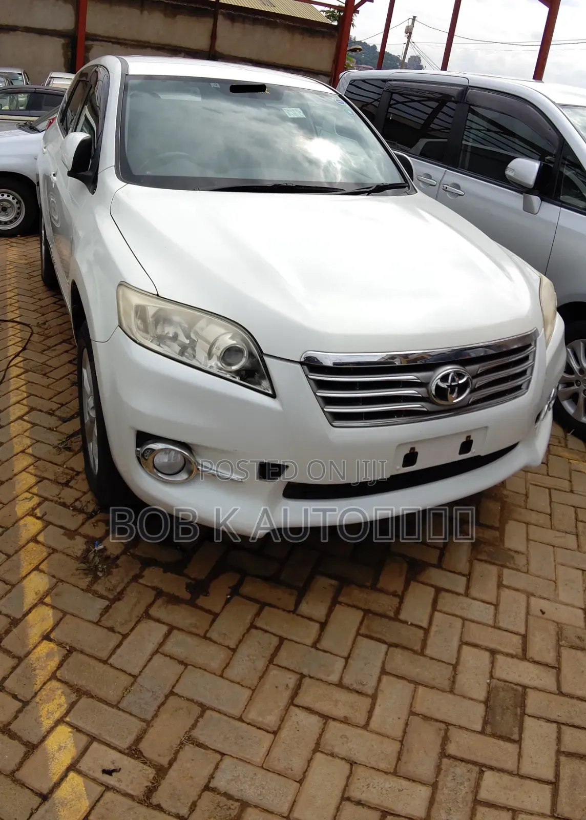 Toyota Vanguard 2012 White