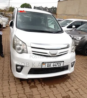 Toyota Noah 2012 White