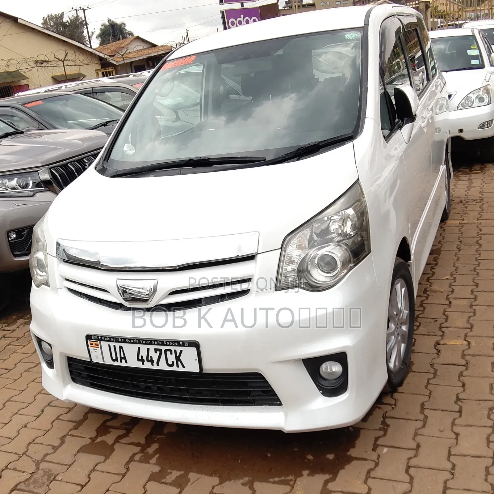 Toyota Noah 2012 White