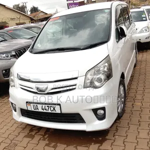 Toyota Noah 2012 White