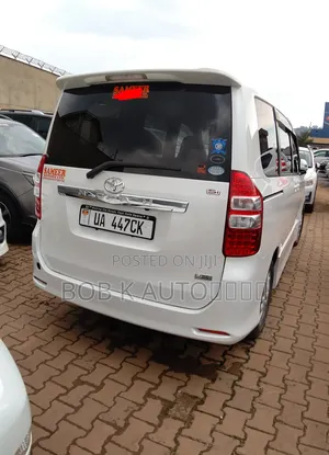 Toyota Noah 2012 White