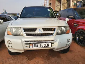 Mitsubishi Pajero 2006 White