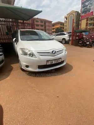 Toyota Auris 2011 White