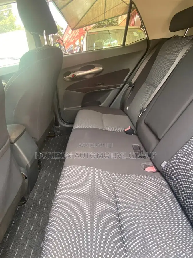 Toyota Auris 2011 White
