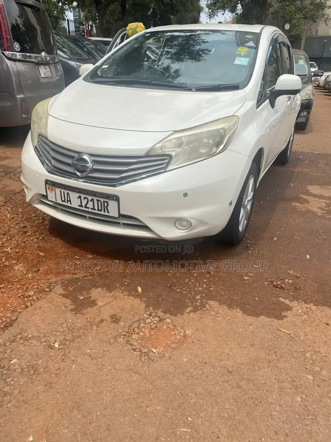 Toyota Auris 2011 White