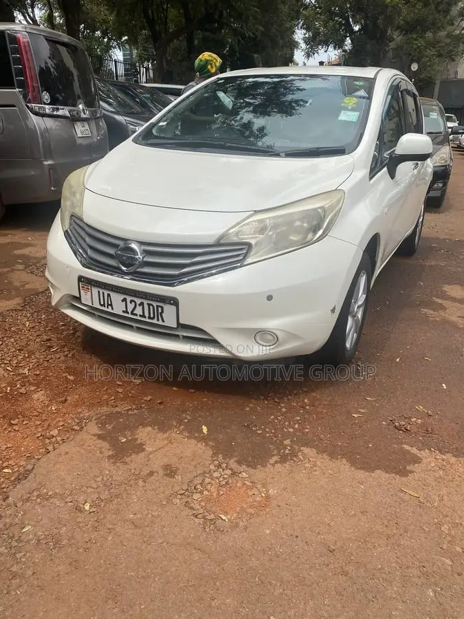Toyota Auris 2011 White