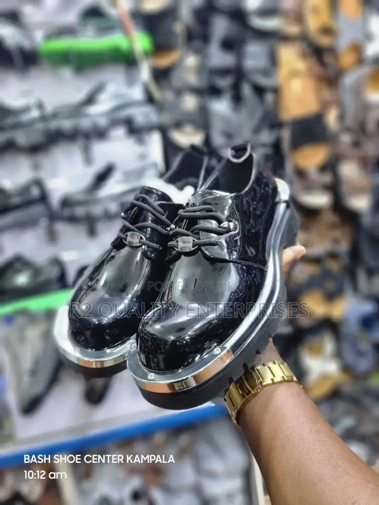 Men's Punk-Inspired Patent Leather Chunky Shoes With Metal Hardwarer