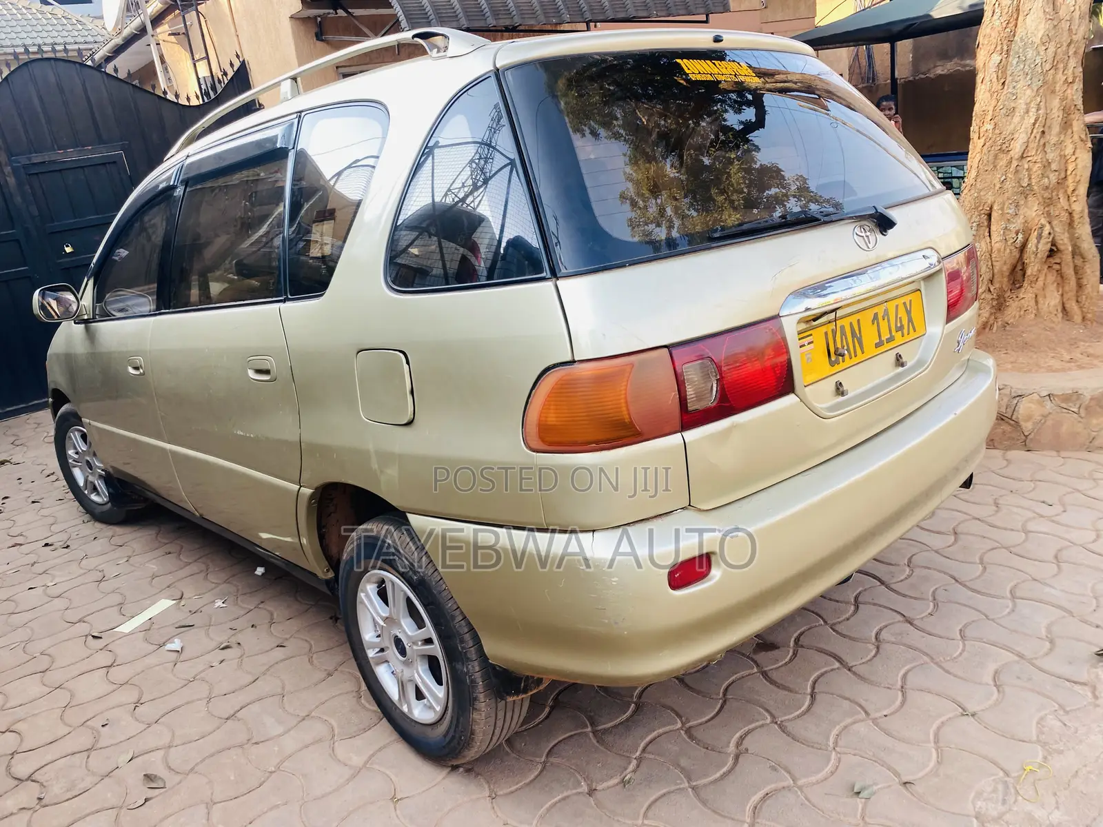 Toyota Ipsum 2001 Gold