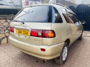 Toyota Ipsum 2001 Gold