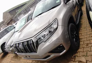 Toyota Land Cruiser Prado 2018 Gray