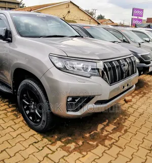 Toyota Land Cruiser Prado 2018 Gray