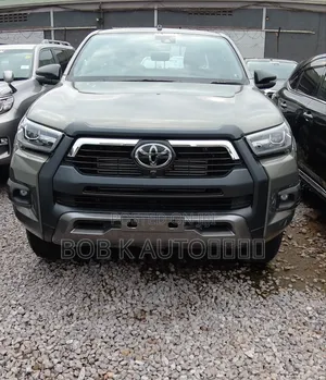New Toyota Hilux 2025 Gray