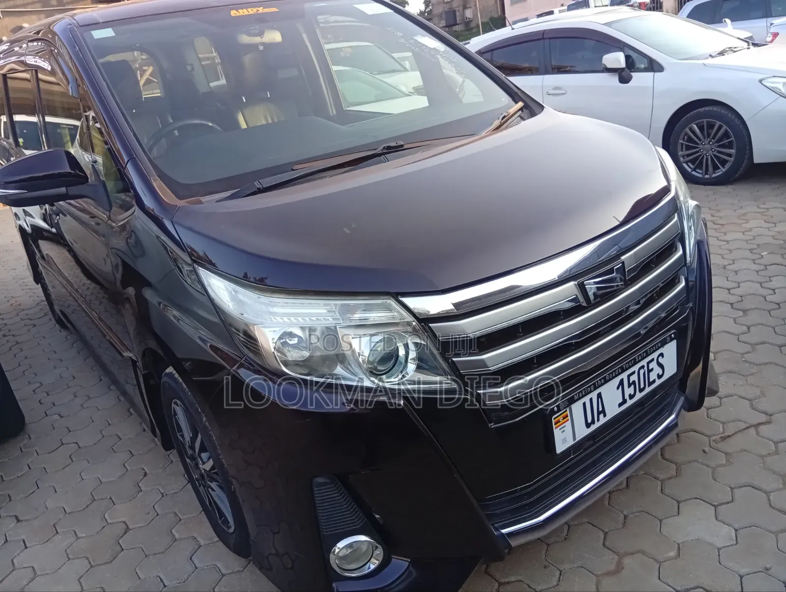 Toyota Noah 2.0 AWD (8 Seater) 2014 Maroon